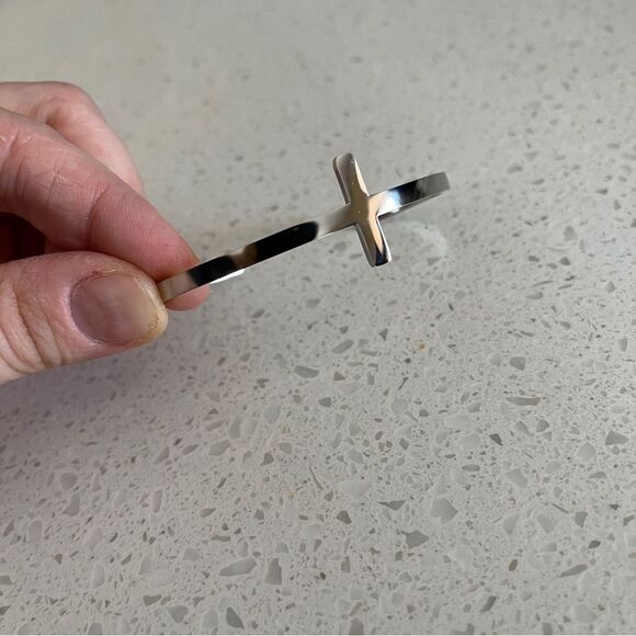 Stainless steel Cross Decor Cuff Bangle - Picture 8 of 13